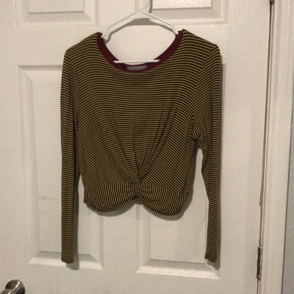 Long sleeve crop top